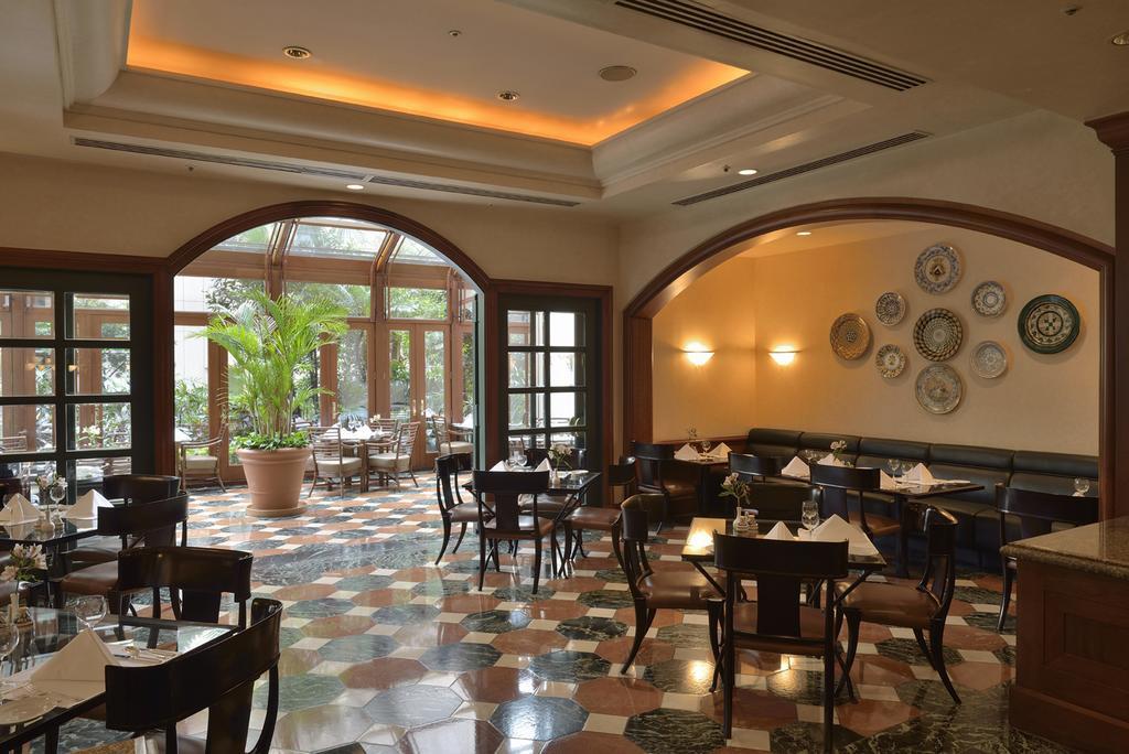 The Sherwood Tajpej Zewnętrze zdjęcie The interior of the restaurant