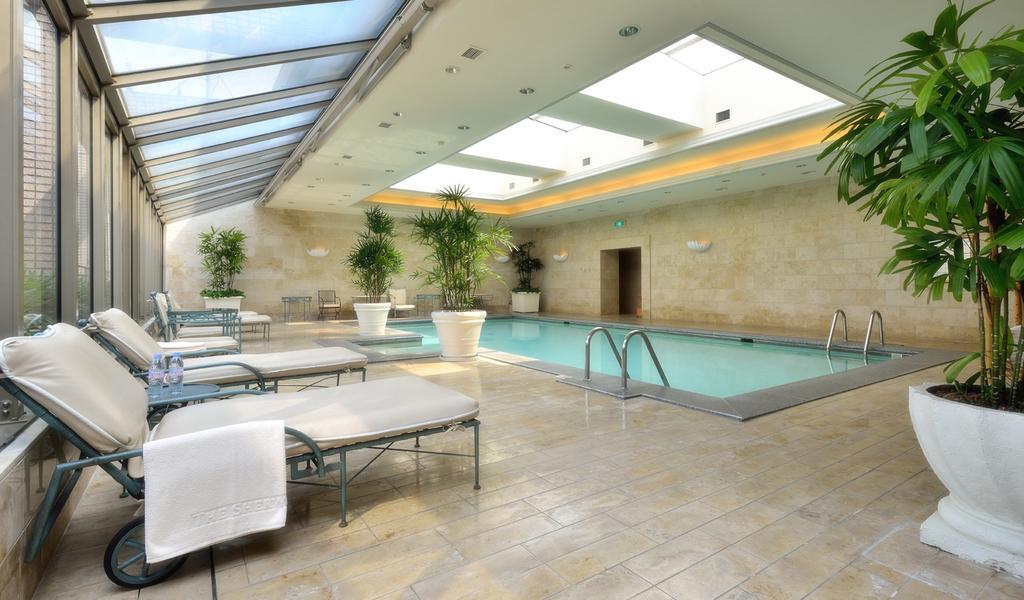 The Sherwood Tajpej Zewnętrze zdjęcie The pool at the Mandarin Oriental, Paris
